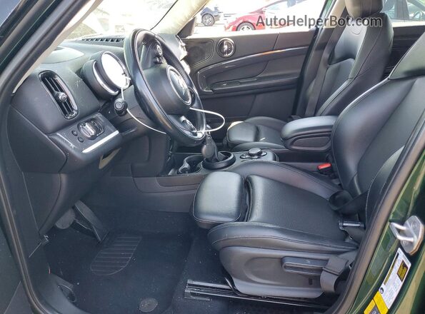 WMZYU7C4XJ3E56363 2018 MINI COOPER Green Вид салону спереду