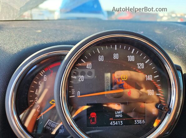 WMZYW7C01L3L86243 2020 MINI COOPER Gray Instrument cluster view