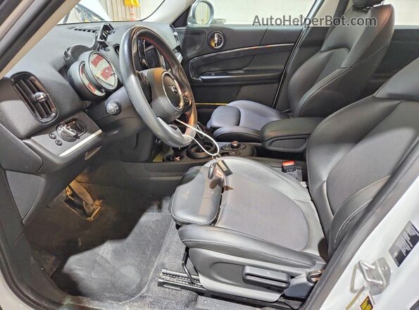 WMZYX1C08L3L80868 2020 MINI COOPER White Вид салону спереду