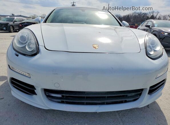 WP0AA2A70GL004471 2016 PORSCHE PANAMERA White Front view