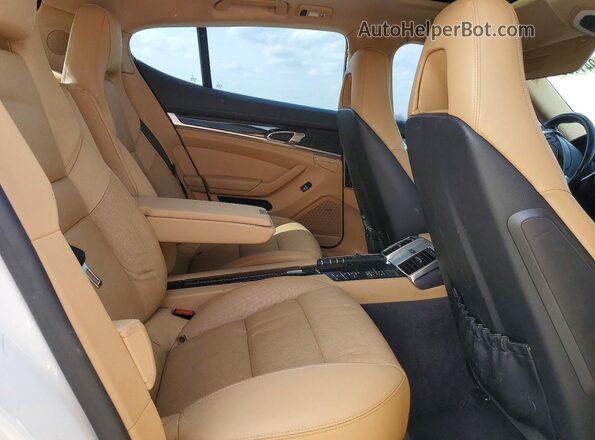WP0AA2A70GL004471 2016 PORSCHE PANAMERA White Rear seats view