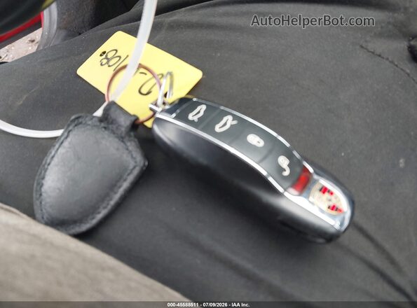 WP0AA2A82JK260746 2018 PORSCHE CAYMAN Красный Вид панели приборов