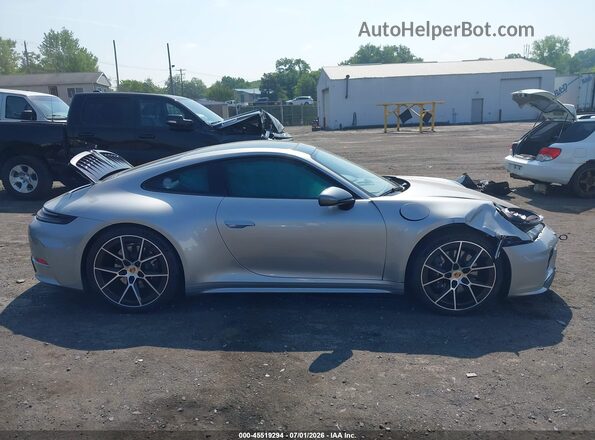 WP0AA2A90TS206843 2026 PORSCHE 911 Серебряный Вид задней части салона