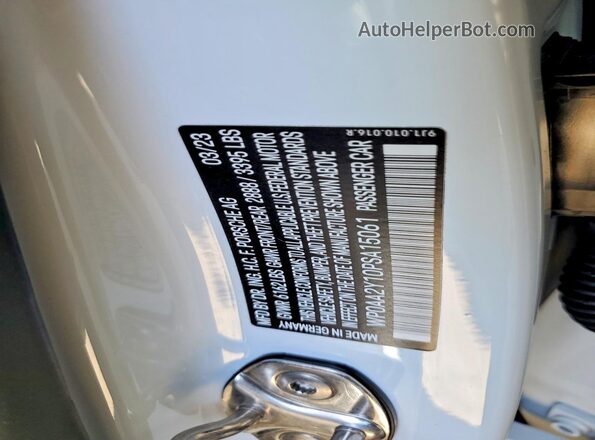 WP0AA2Y10PSA15061 2023 PORSCHE TAYCAN White Widok komory silnika
