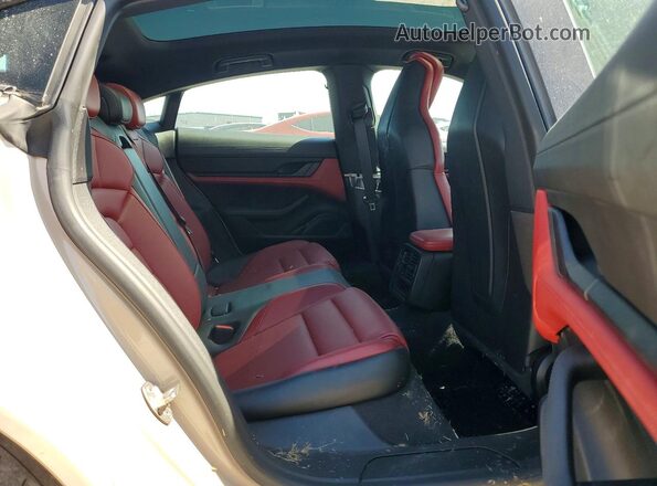 WP0AA2Y10RSA10817 2024 PORSCHE TAYCAN Beige Սալոնի հետևի տեսք