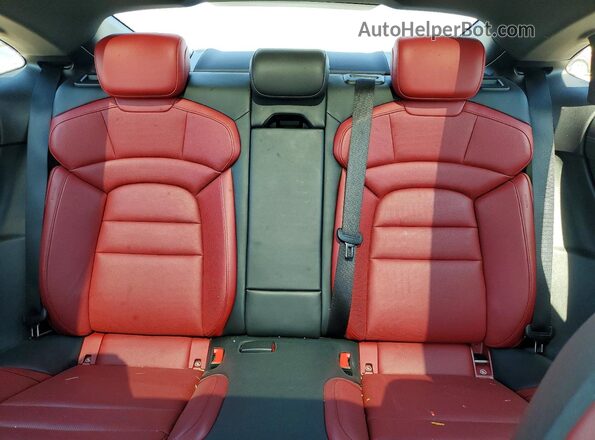 WP0AA2Y10RSA10817 2024 PORSCHE TAYCAN Beige Հետևի նստատեղերի տեսք