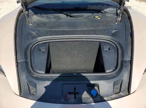 WP0AA2Y10RSA10817 2024 PORSCHE TAYCAN Beige Вид підкапотного простору