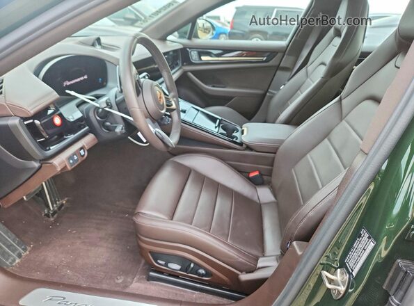 WP0AA2YA8RL005484 2024 PORSCHE PANAMERA Green წინა სალონის ხედი