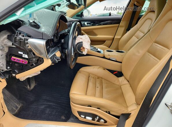 WP0AB2A7XJL136528 2018 PORSCHE PANAMERA Белый Вид салона спереди