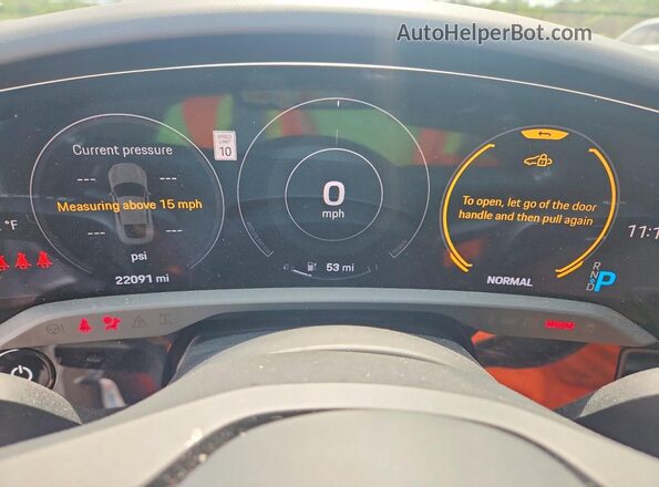 WP0AB2Y1XRSA35303 2024 PORSCHE TAYCAN Красный Вид щитка приборов