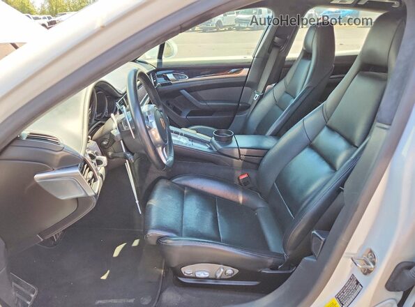 WP0AD2A75GL041314 2016 PORSCHE PANAMERA White Front interior view
