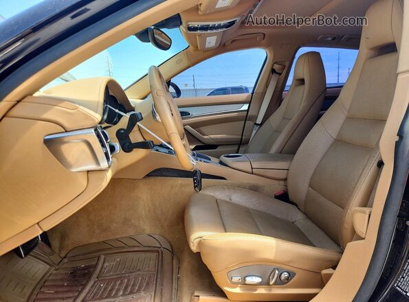 WP0AD2A77GL040522 2016 PORSCHE PANAMERA Black Front interior view