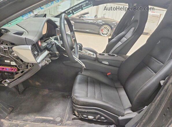 WP0AJ2A74PL103200 2023 PORSCHE PANAMERA Charcoal Widok wnętrza z przodu