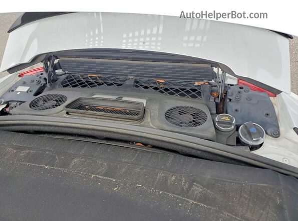 WP0CA2A90JS138078 2018 PORSCHE 911 White Rear interior view