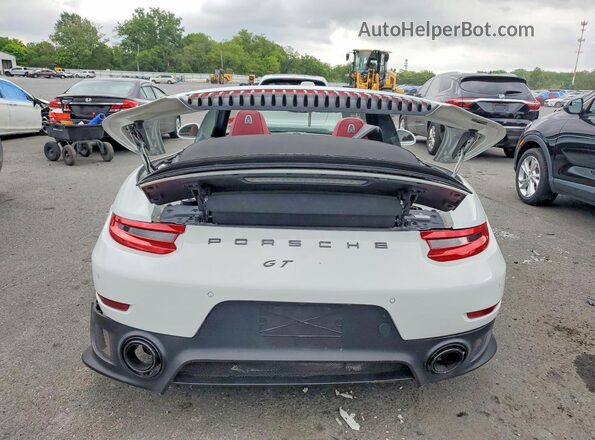 WP0CA2A90JS138078 2018 PORSCHE 911 White Rear view