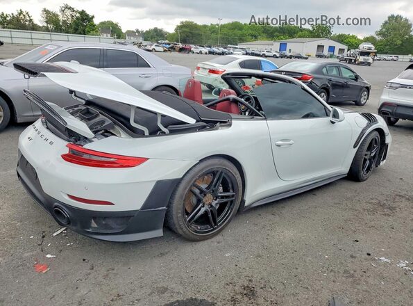 WP0CA2A90JS138078 2018 PORSCHE 911 White Rear right