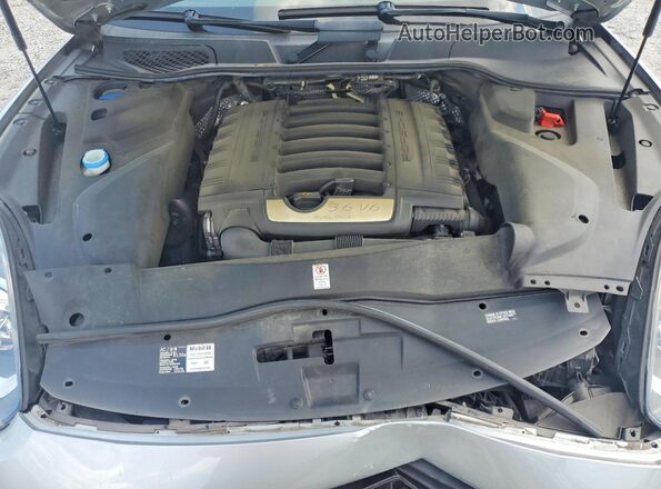WP1AA2A21GLA10895 2016 PORSCHE CAYENNE Серебряный Вид подкапотного пространства
