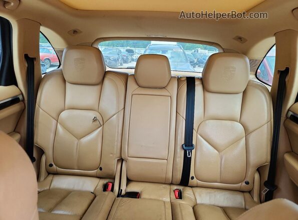 WP1AA2A21HKA85751 2017 PORSCHE CAYENNE Белый Вид задних сидений