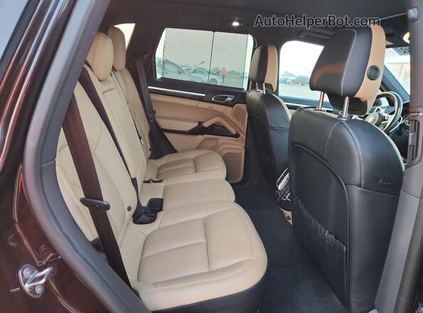 WP1AA2A22GLA10498 2016 PORSCHE CAYENNE Brown Սալոնի հետևի տեսք