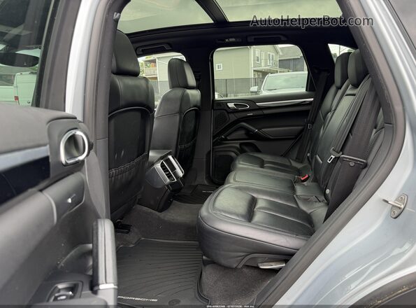 WP1AA2A24GLA09966 2016 PORSCHE CAYENNE Silver უკანა სავარძლების ხედი