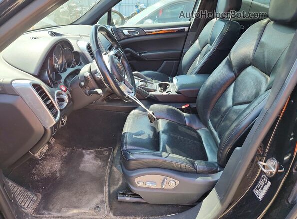 WP1AA2A27HKA88556 2017 PORSCHE CAYENNE Black Вид салону спереду