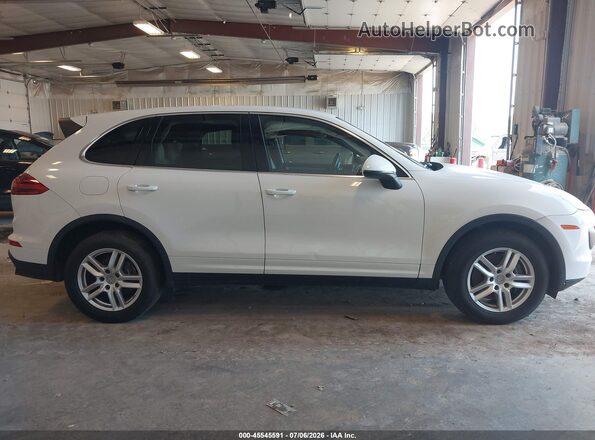 WP1AA2A28GKA12052 2016 PORSCHE CAYENNE White Սալոնի հետևի տեսք