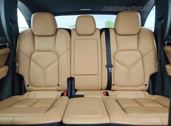 WP1AA2A29GKA13484 2016 PORSCHE CAYENNE Burgundy Widok tylnych siedzeń