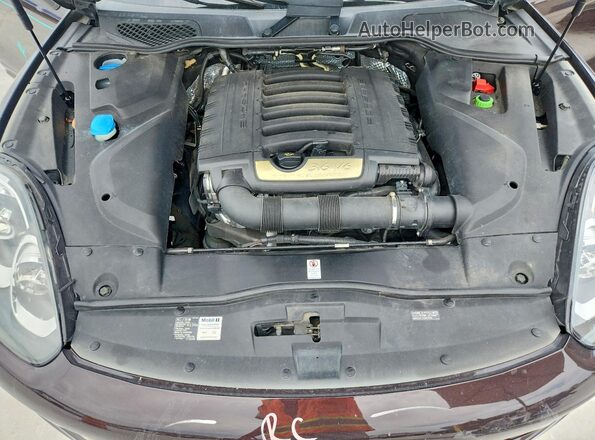 WP1AA2A29GKA13484 2016 PORSCHE CAYENNE Burgundy Widok komory silnika