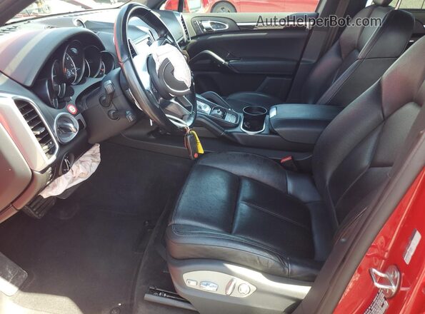 WP1AA2A29GKA36070 2016 PORSCHE CAYENNE Red Սալոնի դիմացի տեսք