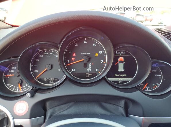 WP1AA2A29GKA36070 2016 PORSCHE CAYENNE Red Սարքավորումների վահանակի տեսք