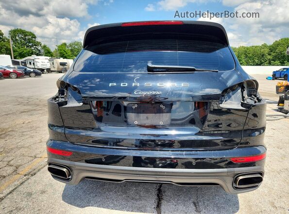 WP1AA2A29HKA80782 2017 PORSCHE CAYENNE Черный Вид сзади