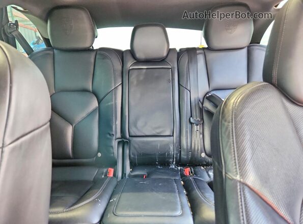 WP1AA2A29HKA80782 2017 PORSCHE CAYENNE Черный Вид задних сидений