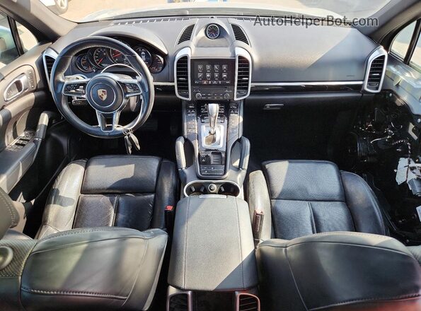WP1AA2A2XHKA86591 2017 PORSCHE CAYENNE Silver Вид панелі приладів
