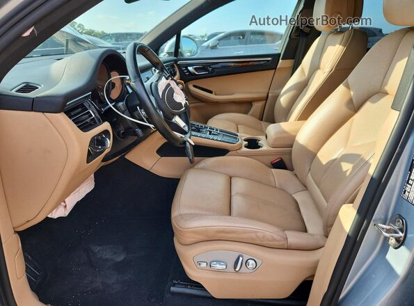 WP1AA2A50LLB13343 2020 PORSCHE MACAN Silver Вид салону спереду