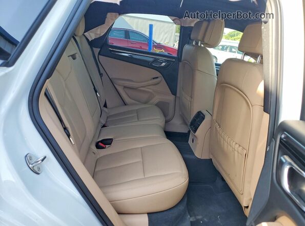 WP1AA2A50RLB17417 2024 PORSCHE MACAN White Widok wnętrza z tyłu