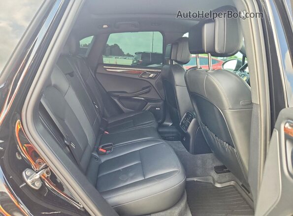 WP1AA2A52NLB01360 2022 PORSCHE MACAN Black Вид задньої частини салону