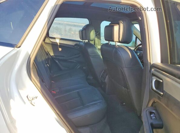 WP1AA2A52PLB21837 2023 PORSCHE MACAN White Vista interior trasera