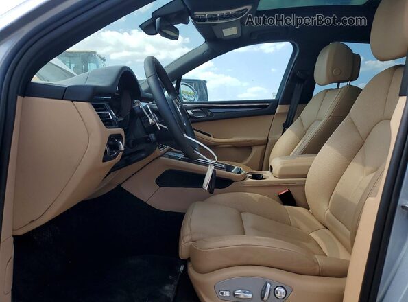 WP1AA2A52TLB00674 2026 PORSCHE MACAN Silver Вид салону спереду