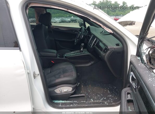 WP1AA2A53JLB02401 2018 PORSCHE MACAN White Front interior view