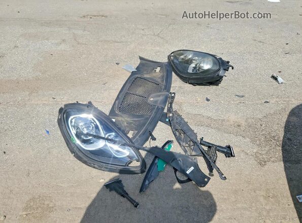 WP1AA2A54JLB13617 2018 PORSCHE MACAN Black Engine compartment view