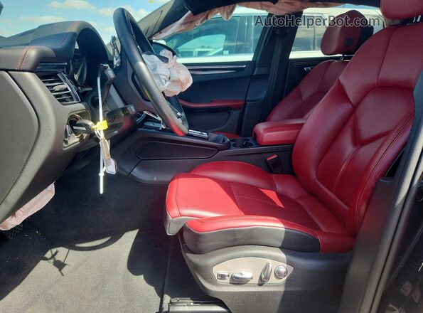 WP1AA2A54RLB20353 2024 PORSCHE MACAN Black წინა სალონის ხედი