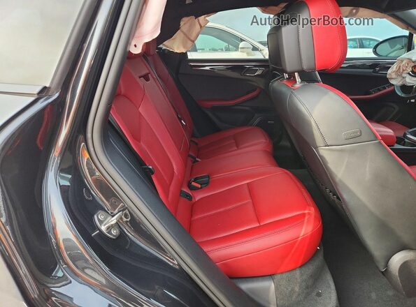 WP1AA2A54RLB20353 2024 PORSCHE MACAN Black უკანა სალონის ხედი