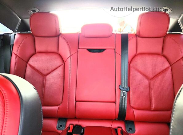 WP1AA2A54RLB20353 2024 PORSCHE MACAN Black უკანა სავარძლების ხედი