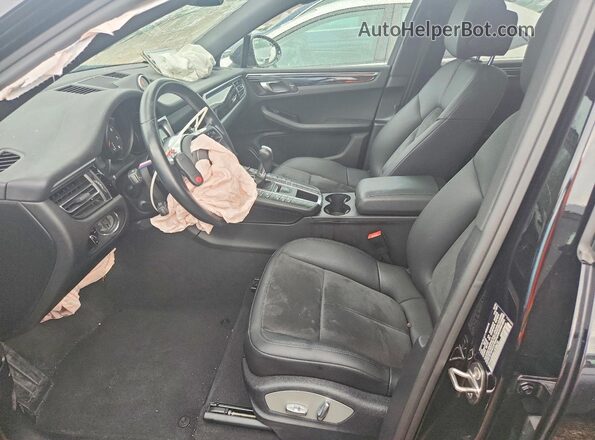 WP1AA2A56LLB10673 2020 PORSCHE MACAN Черный Вид салона спереди