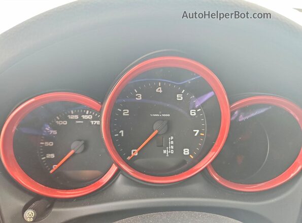 WP1AA2A57JLB13062 2018 PORSCHE MACAN White Instrument cluster view