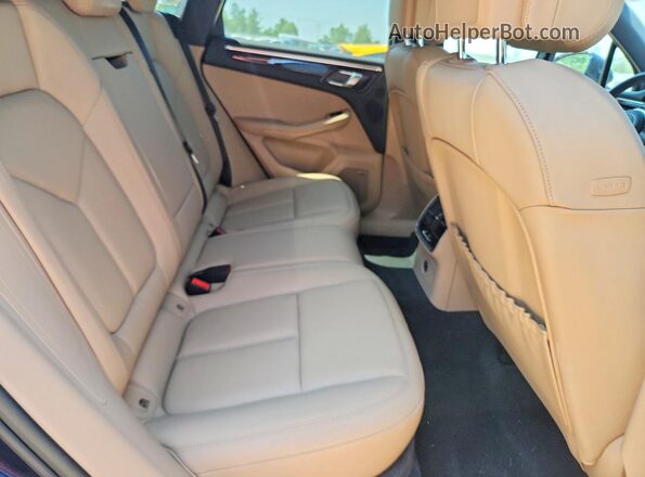 WP1AA2A58LLB07970 2020 PORSCHE MACAN Blue Widok wnętrza z tyłu