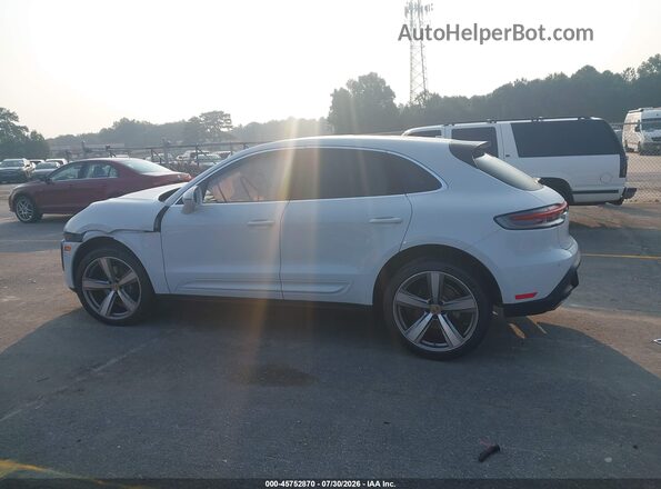 WP1AA2A58RLB18847 2024 PORSCHE MACAN White Սալոնի հետևի տեսք