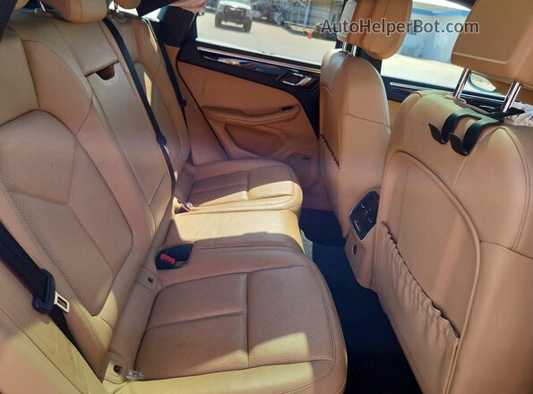 WP1AA2A59JLB13810 2018 PORSCHE MACAN Black Հետևի նստատեղերի տեսք