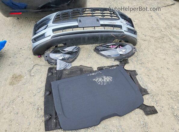 WP1AA2A59KLB00217 2019 PORSCHE MACAN Silver Widok naklejki z numerem VIN