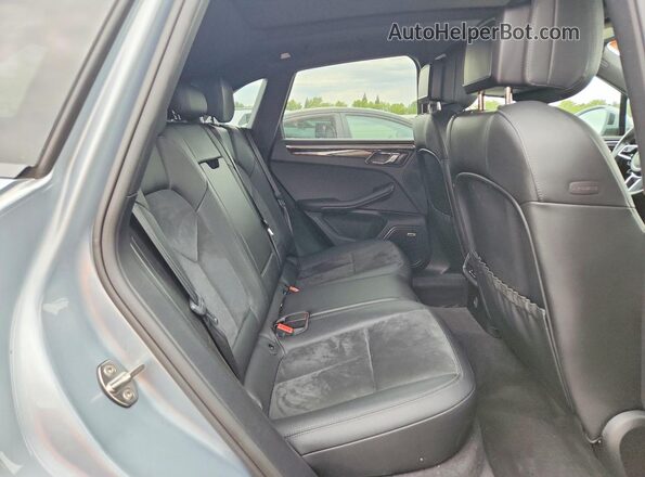 WP1AA2A59KLB00217 2019 PORSCHE MACAN Silver Widok wnętrza z tyłu
